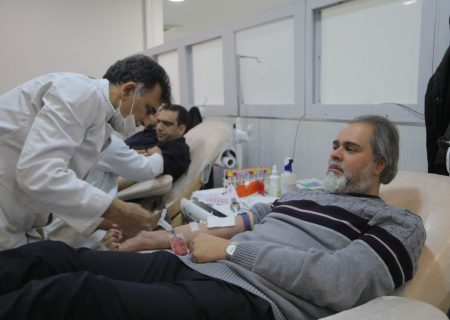 حضور رییس سازمان سینمایی به همراه تعدادی از مدیران و سینماگران در مرکز انتقال خون